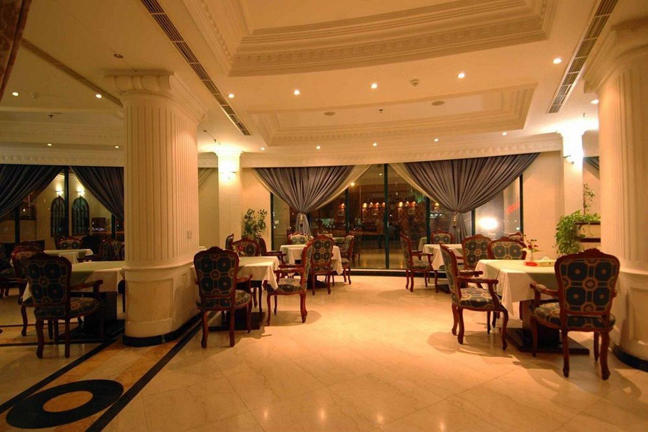 Ramee California Hotel Manama Restaurant photo